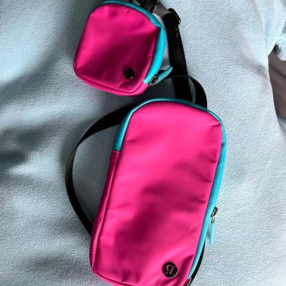 Lululemon modular phone crossbody